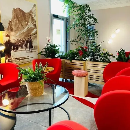 Carre Py' Otel Bagnères-de-Bigorre