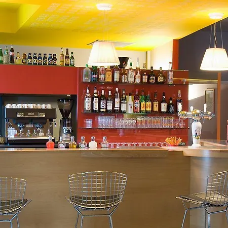 Hotel Carre Py' 3*