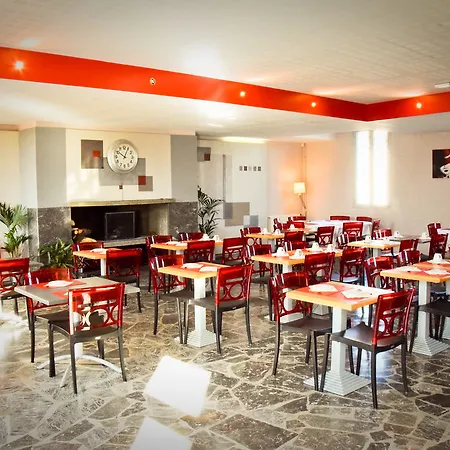 Carre Py' Hotel